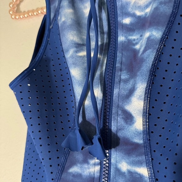 Lululemon Swell Seeker one piece paddle suit size 2 - Picture 9 of 16